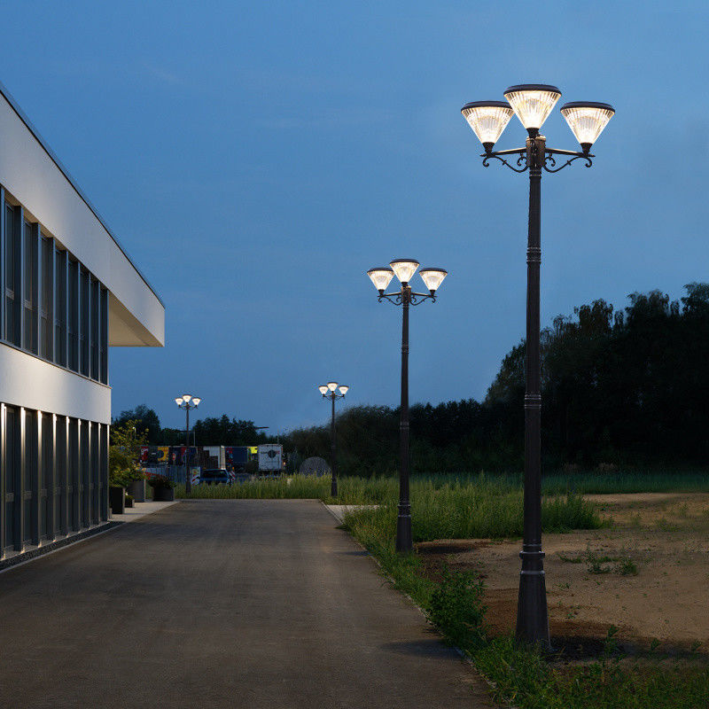 IP65 Đèn LED năng lượng mặt trời ngoài trời Đèn LED phong cảnh Đường đi Ánh sáng năng lượng mặt trời Đèn sân vườn 3 đầu đèn