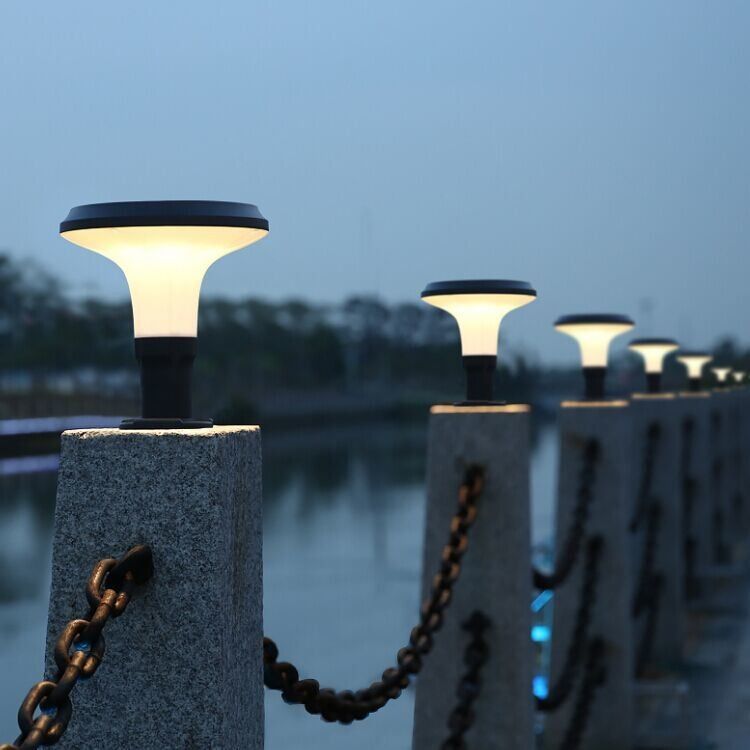 Đèn trang trí cột đèn LED năng lượng mặt trời Đèn năng lượng mặt trời Đèn LED chiếu sáng