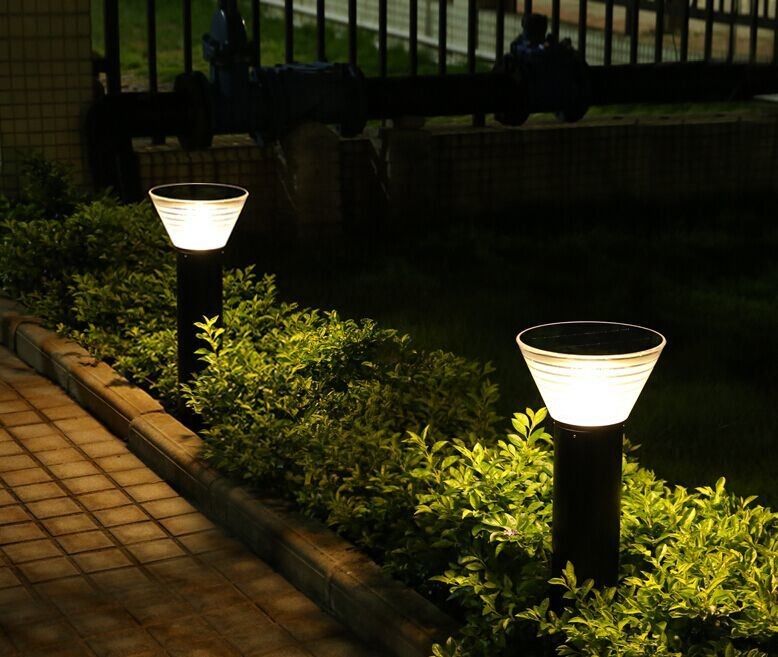 Nhà máy Bán buôn Đèn Led Solar Lawn IP 65 Đèn sân vườn năng lượng mặt trời ngoài trời không thấm nước