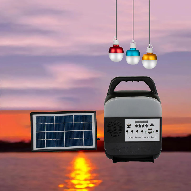 Hệ thống chiếu sáng gia đình năng lượng mặt trời di động sơn mờ Bóng đèn LED 5W 3PCS với bảng điều khiển năng lượng mặt trời