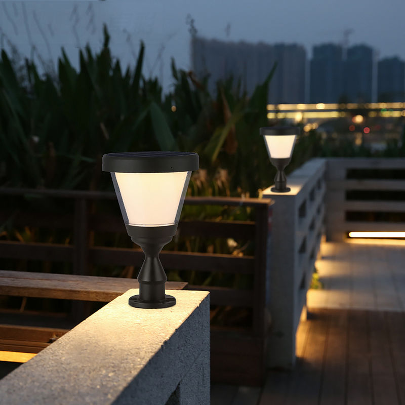 Hàng rào năng lượng mặt trời ngoài trời Trụ cổng chính Đèn LED 3.2V Trang trí sân vườn